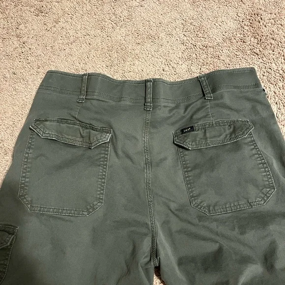Men's Green Cargo Pants - Picture 5 of 7